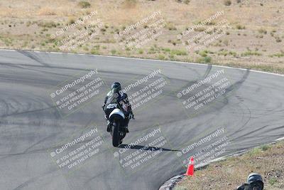 media/Apr-20-2025-AHRMA (Sun) [[393a79c373]]/Race/Group 11 early race/Turn 4b/